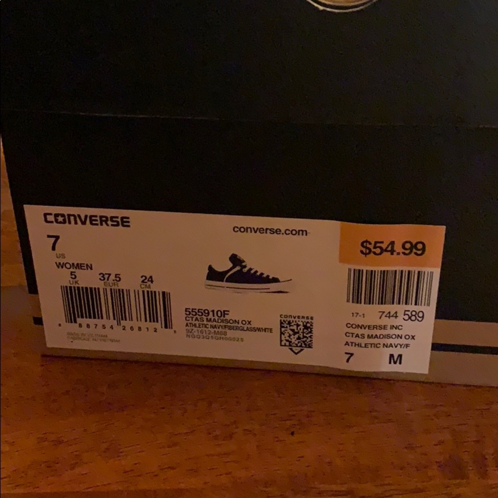 Converse - Picture 2 of 3